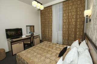 Гостиница Оазис Зип Краснодар Номер стандарт комфорт с 1 двуспальной кроватью-3