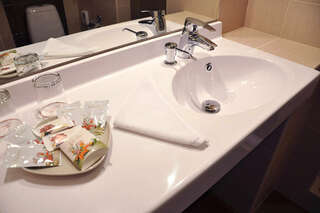 Гостиница Оазис Зип Краснодар Двухместный номер с 2 отдельными кроватями и балконом-3